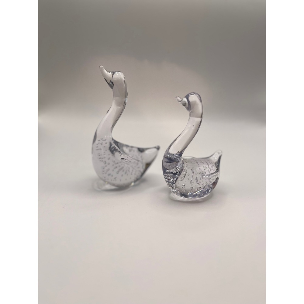 Vintage Heavy Glass Swan Figurines Controlled Bubble Pair 5" & 4" paperweight